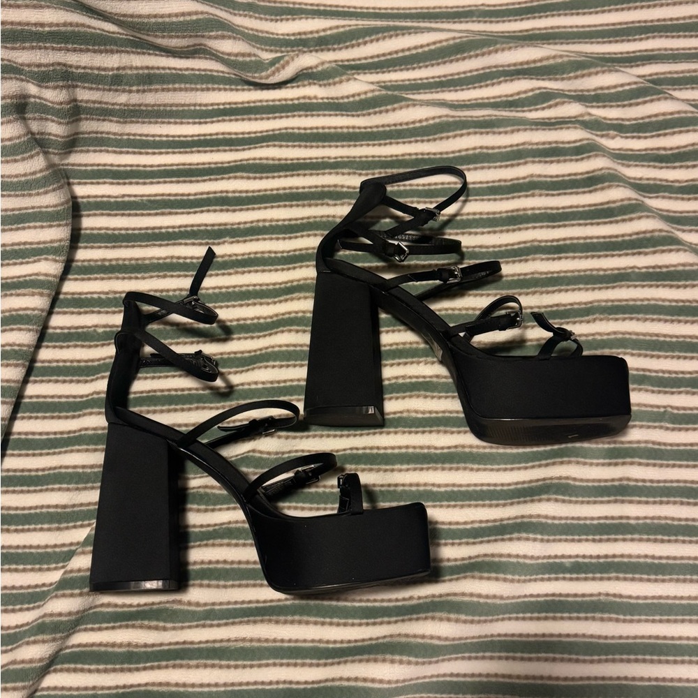 Urban Outfitters Black Strappy Platform Heels size 10